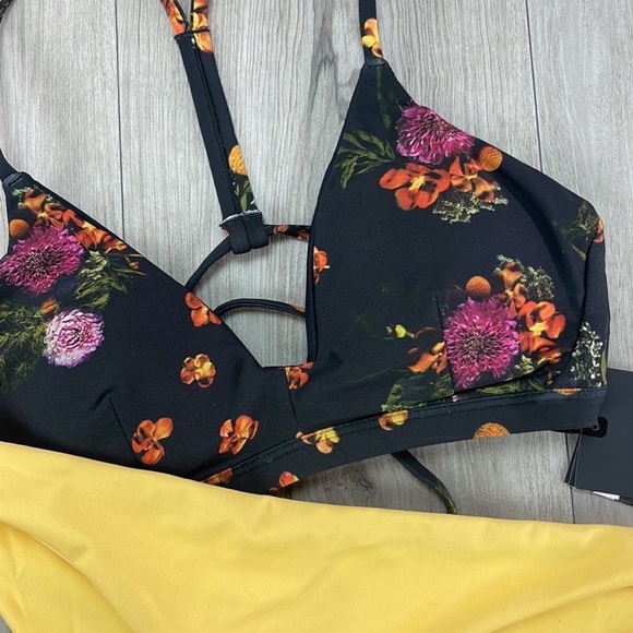 ☀️HURLEY☀️ WINTER FLORMAL SURF BOTTOMS BIKINI SET - Picture 9 of 16